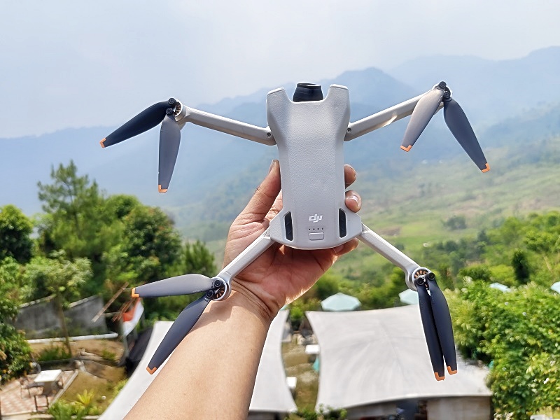 Menjajal DJI Mini 4 Pro: sensor anti tabraknya bikin lega