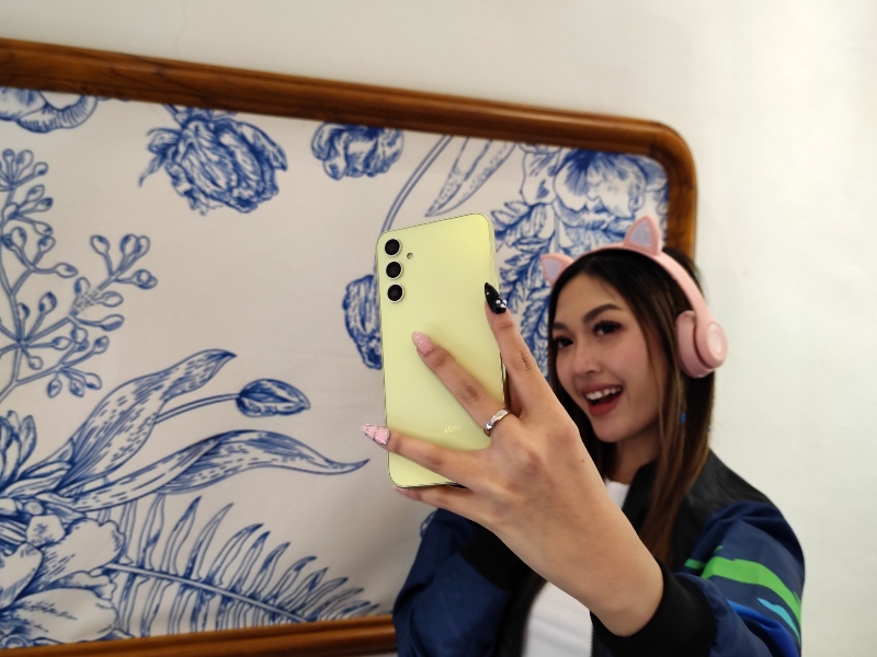 Galaxy A34 5G Awesome Lime cocok untuk muda-mudi modis