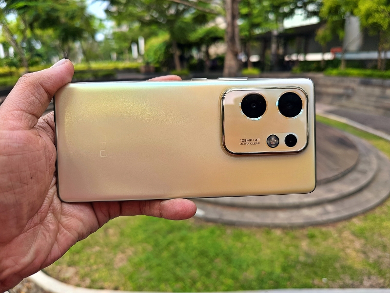 Review Infinix Zero 30, desain aduhay untuk Rp3 jutaan