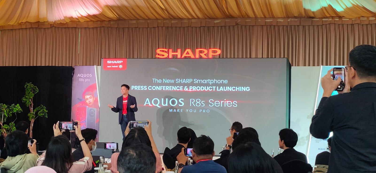 Sharp AQUOS R8s Pro resmi meluncur di Indonesia