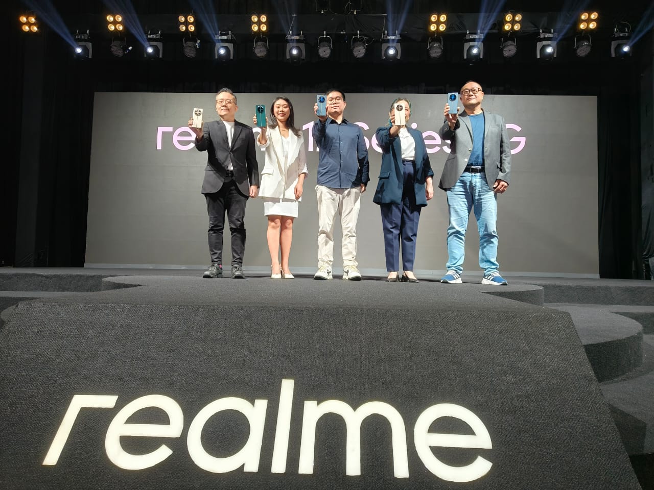 realme 12 Series 5G sudah hadir di Indonesia dengan lensa periskop pertama di segmen mid-range