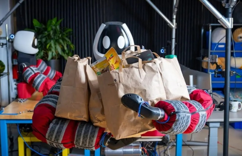 Toyota ciptakan robot yang bisa mengangkut banyak objek