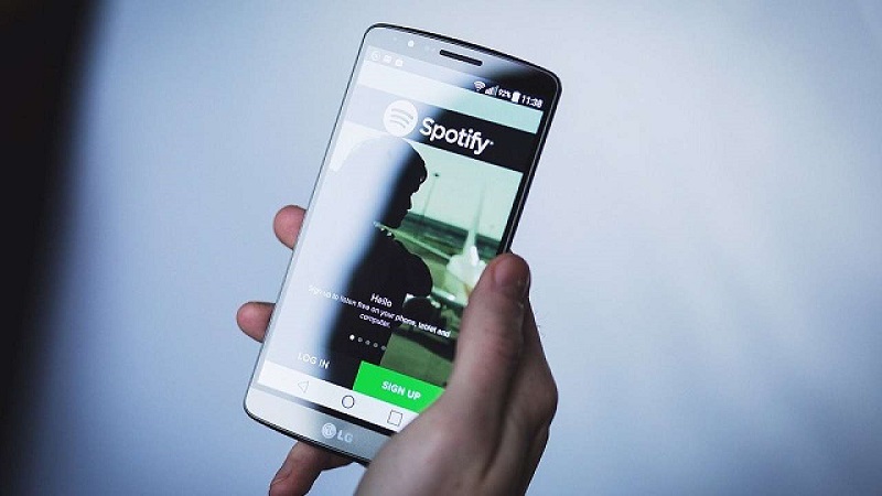 Spotify menjadi tuan rumah 250.000 podcast video tahun 2024