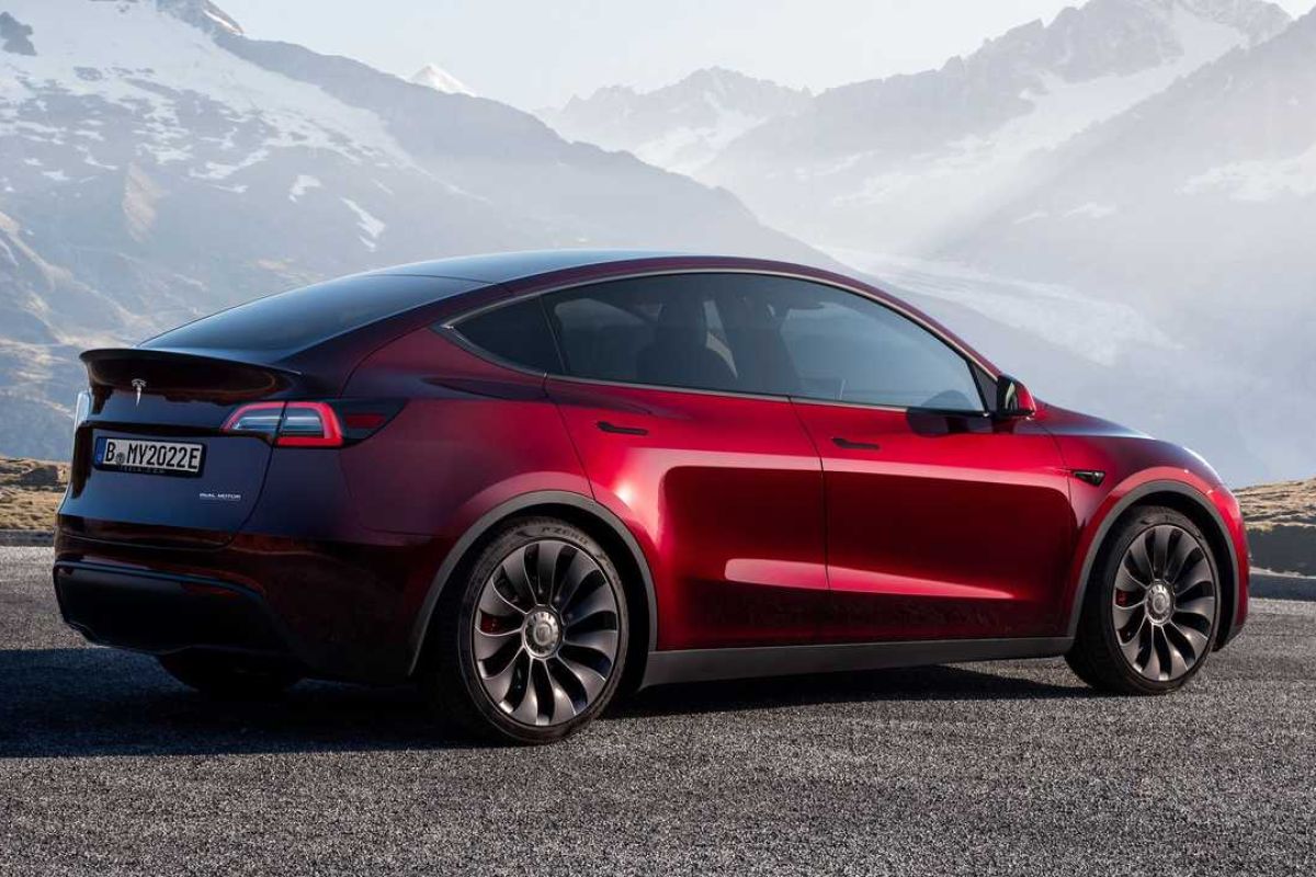 Tesla siapkan varian enam kursi untuk Model Y