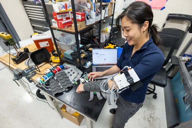 Perkembangan haptic: Haptiknit dari Stanford dan MIT