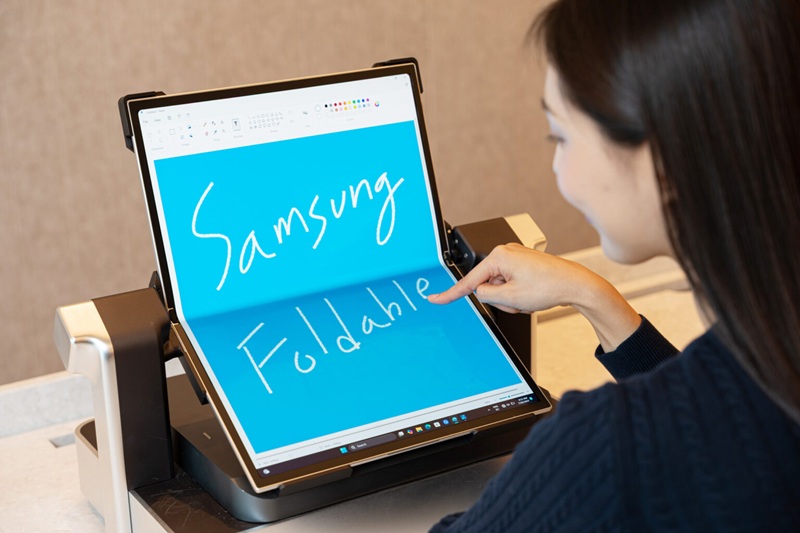 Inovasi Samsung: TV QD-OLED 4000 nit, rollable, dan foldable
