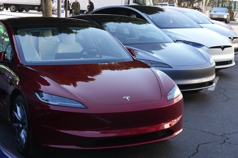 Penjualan melempem, saham Tesla diprediksi turun 20 persen