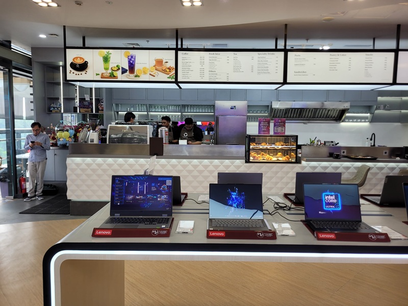 Lenovo buka toko eksklusif + coffee shop di Bintaro