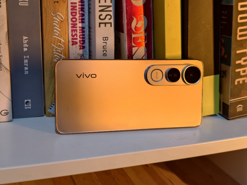 Ingin nonton drakor nyaman isi liburan kalian seharian? Pakai vivo V50 Lite aja!