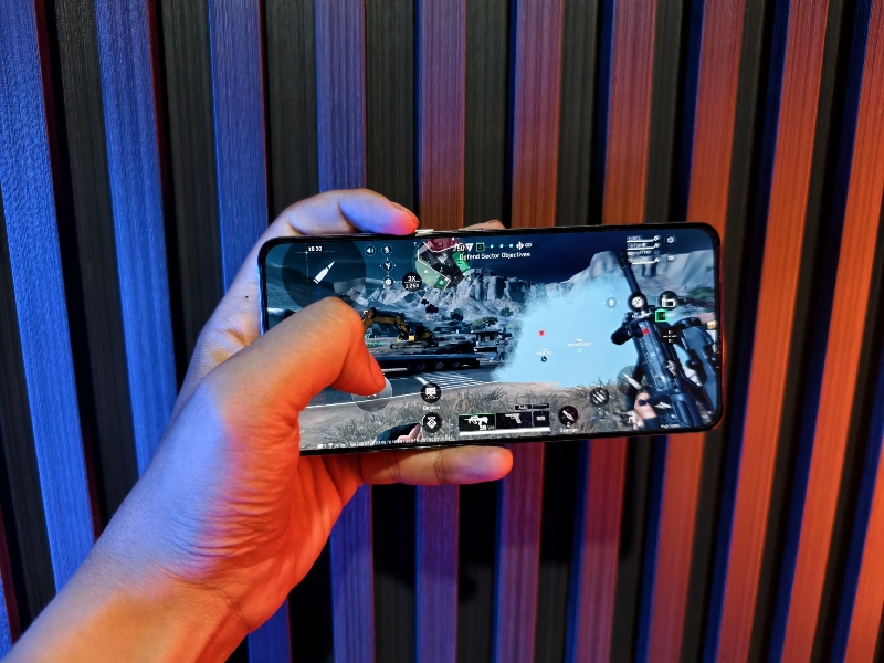 Mau isi liburan main game lancar seharian gak bikin pegel? Yuk intip vivo V50 Lite 5G
