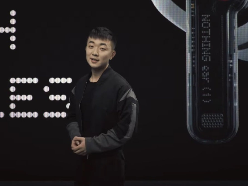 CEO Nothing sebut 10 tahun lagi smartphone hanya akan punya 1 aplikasi