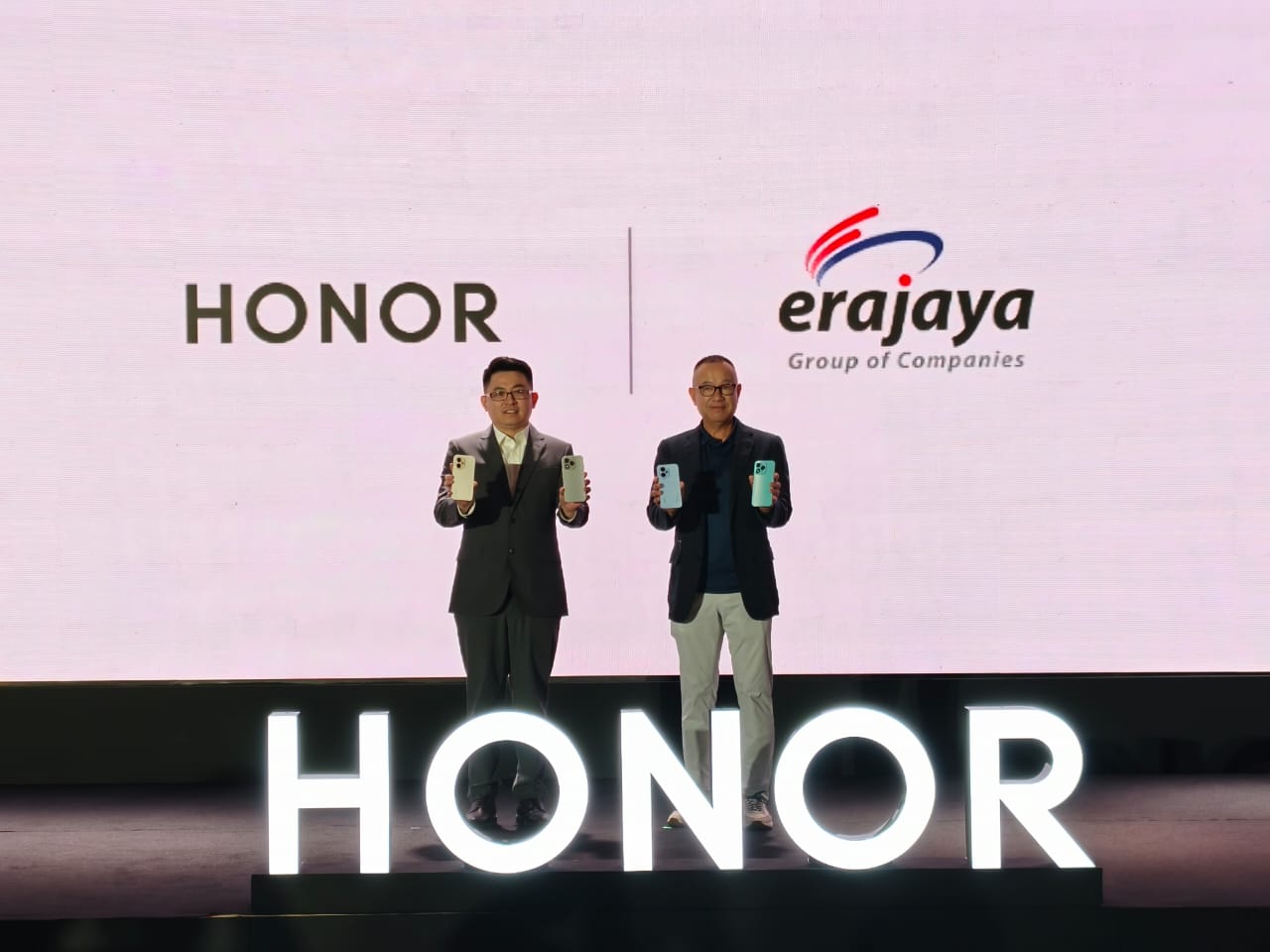 HONOR 400 dan HONOR 400 Lite resmi hadir, harga mulai 3 juta-an