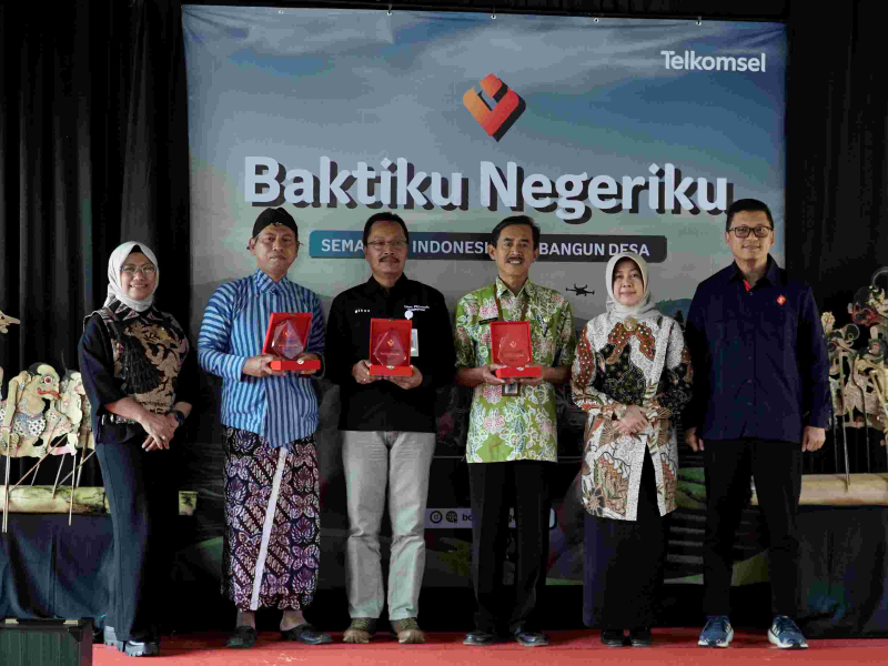 Telkomsel Baktiku Negeriku 2025 bantu 2 desa akselerasi digitalisasi