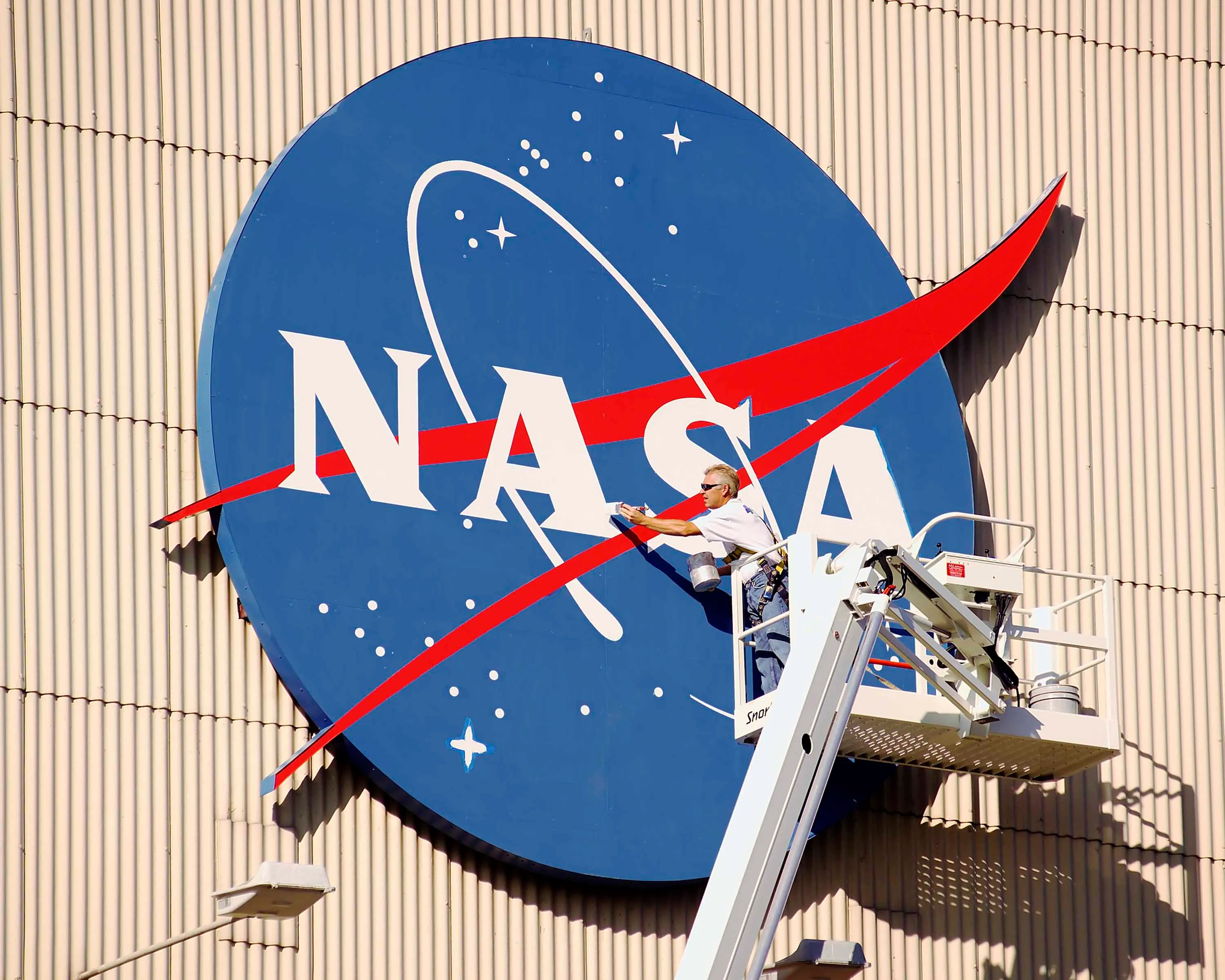 NASA kehilangan 2.145 staf senior akibat pemangkasan anggaran Trump, misi masa depan terancam