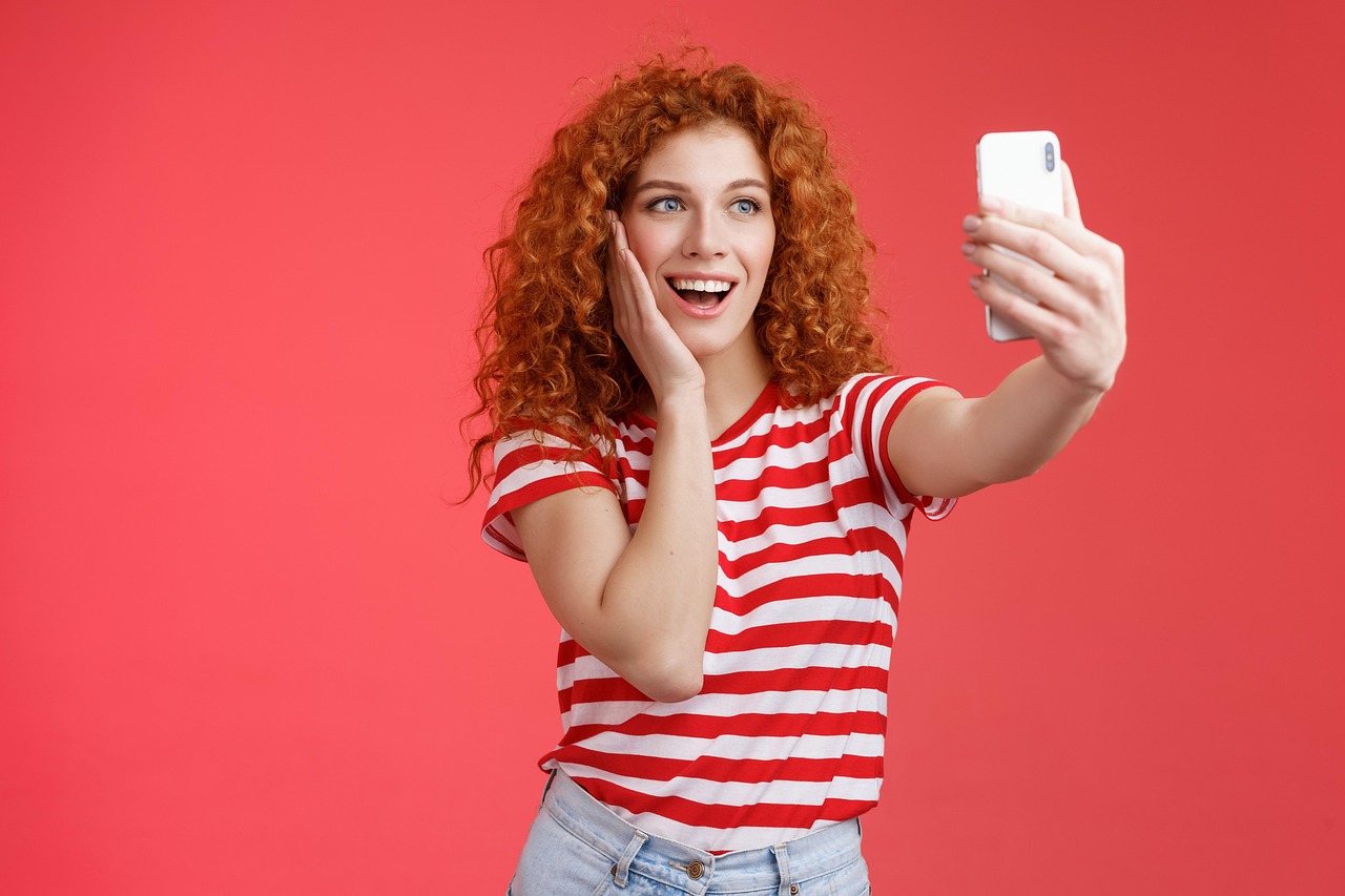 Warga Inggris harus selfie sebelum nonton porno