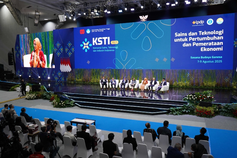 Telkomsel Tampilkan 6 Solusi AI di KSTI 2025 ITB