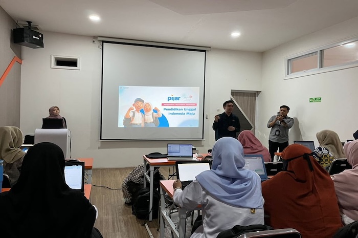 Indigo Telkom dan Educourse.id Latih Guru di Makassar Kuasai Koding dan Kecerdasan Buatan