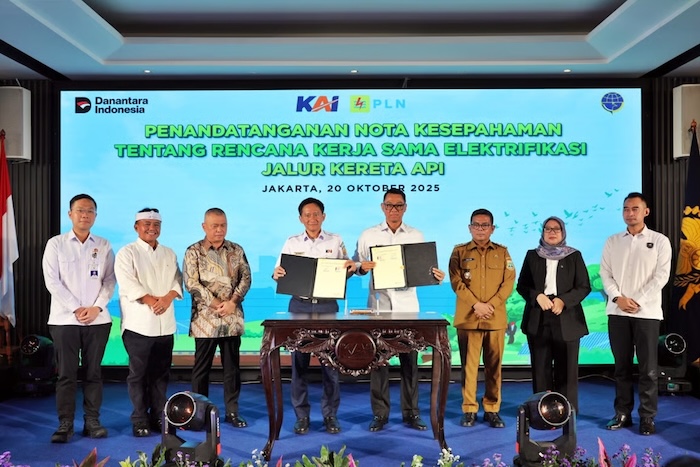 PLN dan KAI Kolaborasi Elektrifikasi Jalur Kereta, Dorong Transportasi Rendah Emisi