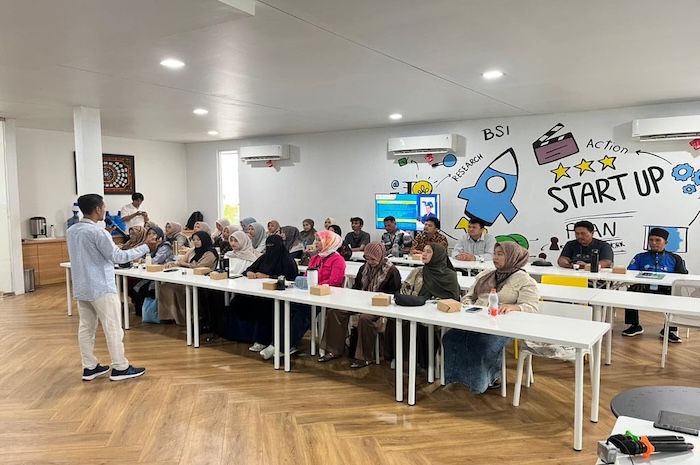 Telkom AI Connect, BSI, dan Dispora Banda Aceh Latih 160 UMKM Kuasai AI dan Pemasaran Digital