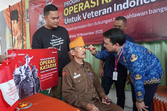 Telkomsel–Kitabisa Berikan Hadiah Operasi Katarak Gratis untuk Veteran di Hari Pahlawan