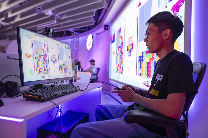 Dubai Gelar Red Bull Tetris World Final: Pertarungan eSport Unik dengan Ribuan Drone dan Pemain dari 60 Negara